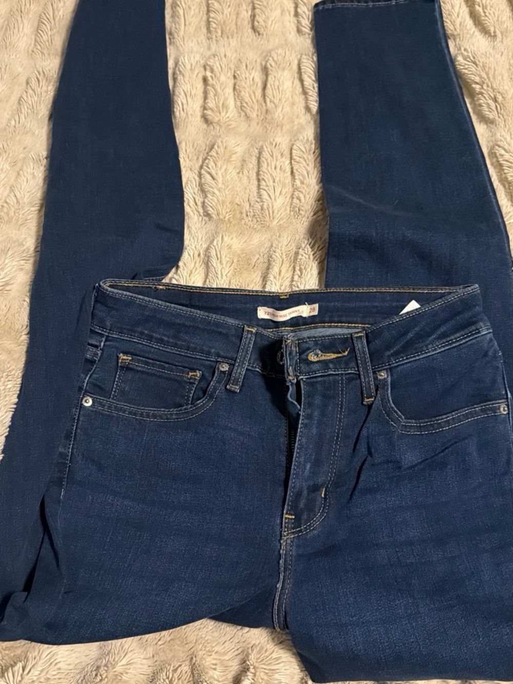 Levi’s 721 high rise skinny jeans size 28